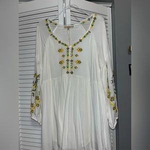 White mini long sleeve dress